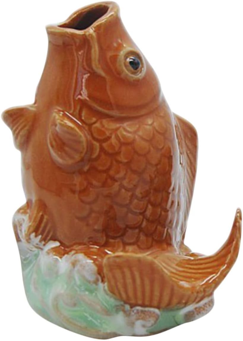 Carp Statue Garden Fountain Nozzle Polished Ceramic Outdoor Water Spray Decor for Ponds and Landscaping Unique Sprinkler Replacement for Garden Accessories