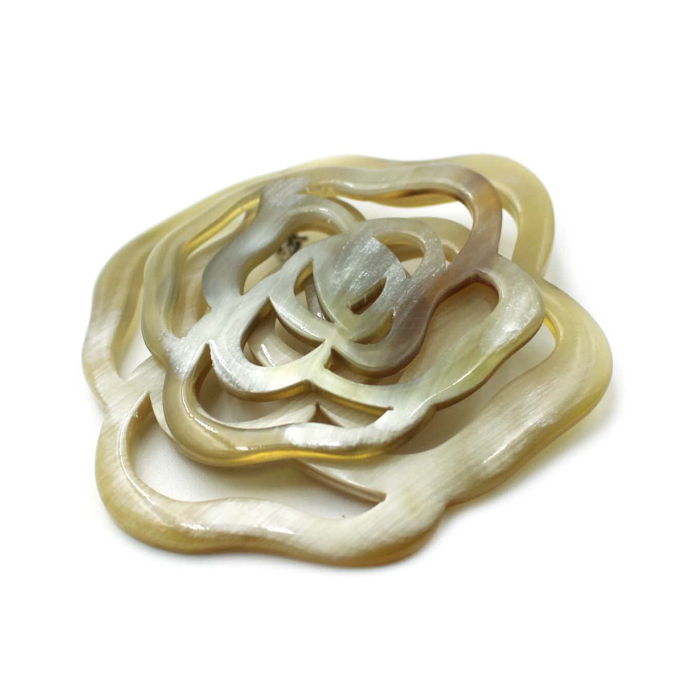 Amazon | 白水牛 薔薇 透かし ブローチ 約縦83×横83ミリ 日本熟練した 