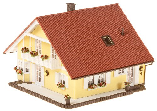 Preisvergleich Produktbild FALLER 130397 - Haus Familia