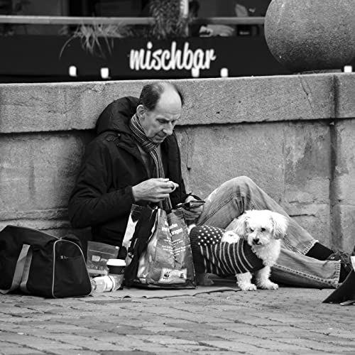 Episode 1: Mennesker blir fattige i Norge, p&aring; grunn av feil ved innmelding av skadesaker. copertina