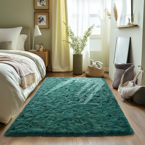 Zentavio Emerald Green Rugs for Bedroom 4x6 Dark Green Area Rugs for Living Room Fluffy Fake Grass Carpet for Kids Room Playroom Furry Shag Aesthetic Soft High Pile Washable Home Decor