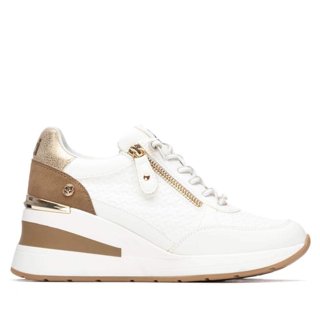 XTI - Sneakers Kobiety - Wygodne i wszechstronne obuwie – moda casualowa