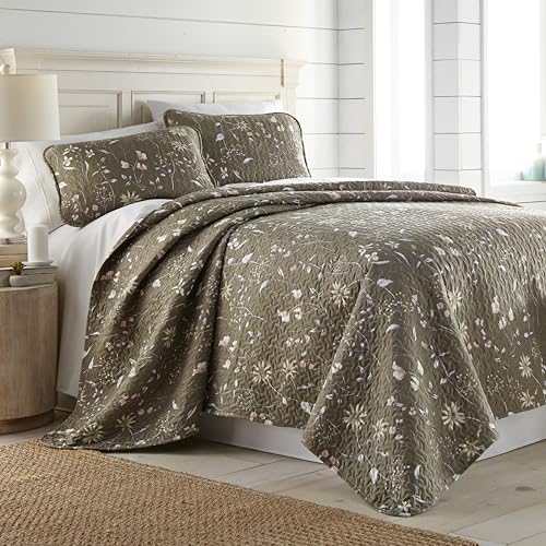 Southshore Fine Living, Inc. Oversized Quilts for King Bed, Lightweight Quilt Bedding Set, Floral Coverlet, 3-Piece Bedspread Set with Two Matching Pillow Shams, King/California Size, Olive Brown