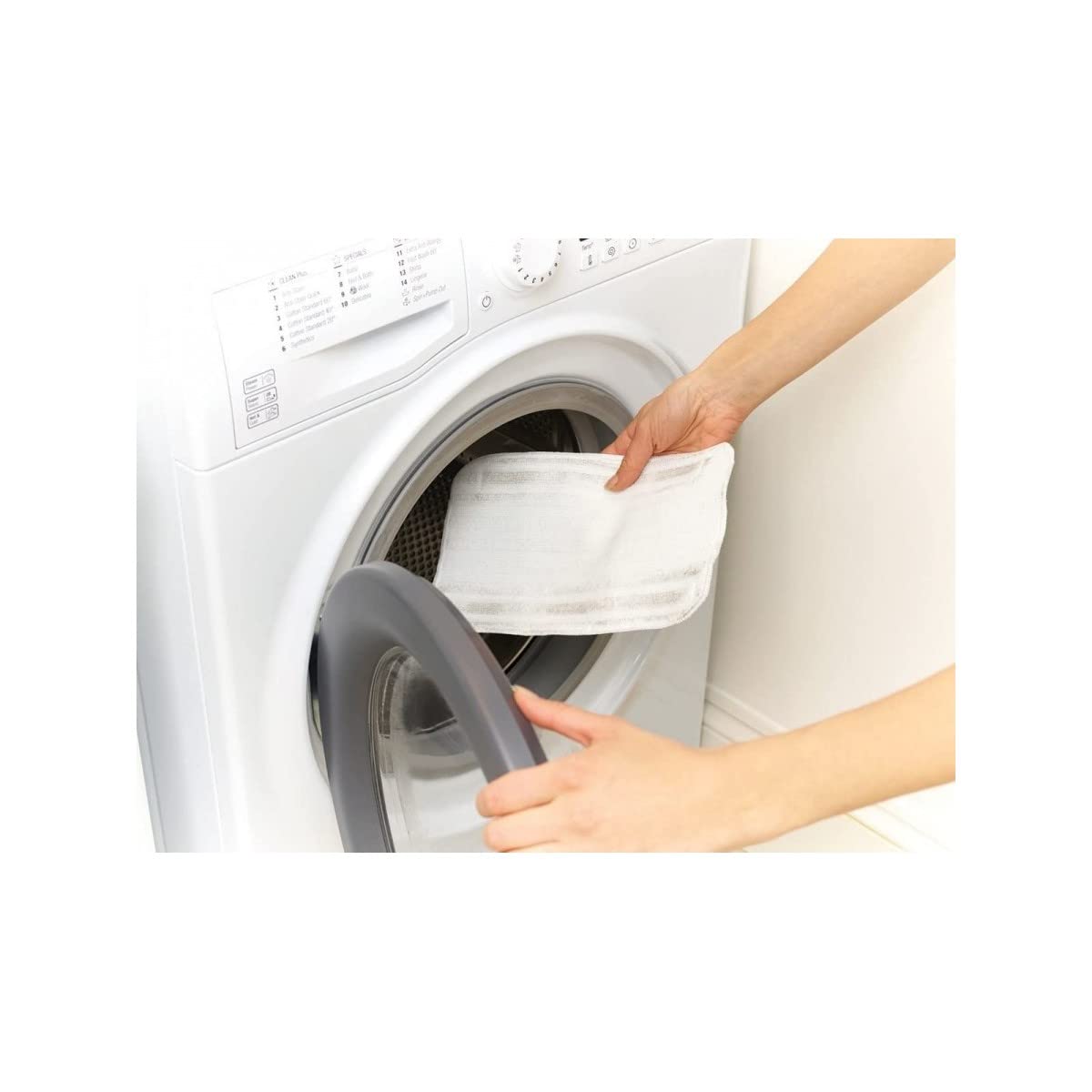 BLACK+DECKER FSM1605 Lavapavimenti a Vapore, con Panno e Tappetino di Rimessaggio, 1300 W