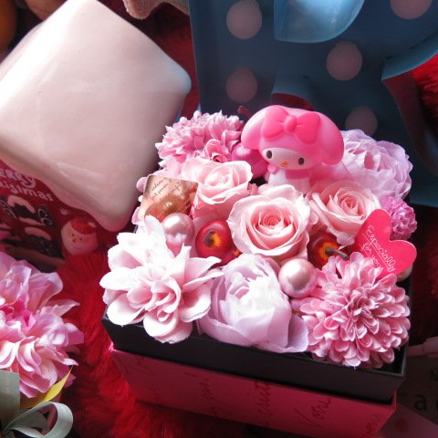 mymero様❤️専用　ブリザードフラワーのミニ花束　ドールハウス小物　ブライス Amazon｜マイメロ入り 花束風 プリザーブドフラワー入りギフト