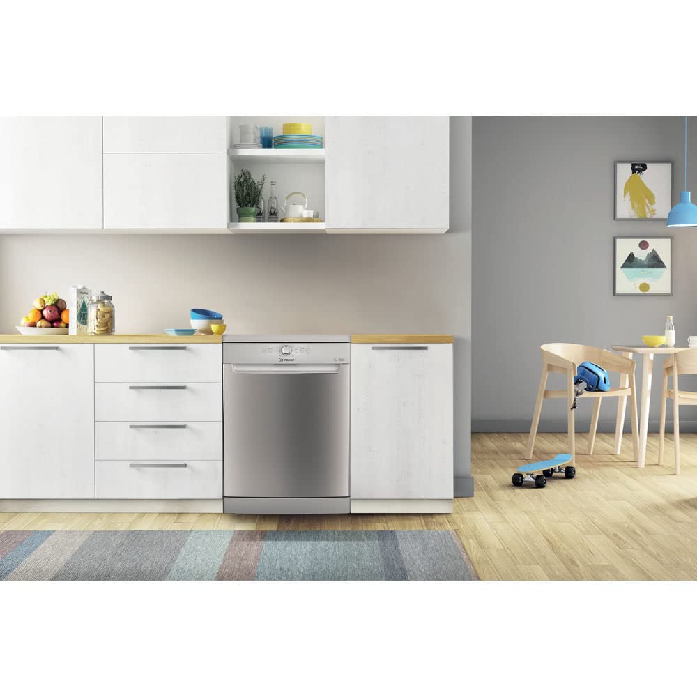 Lavastoviglie Indesit: grande capienza, colore inox - DFE 1B19 X