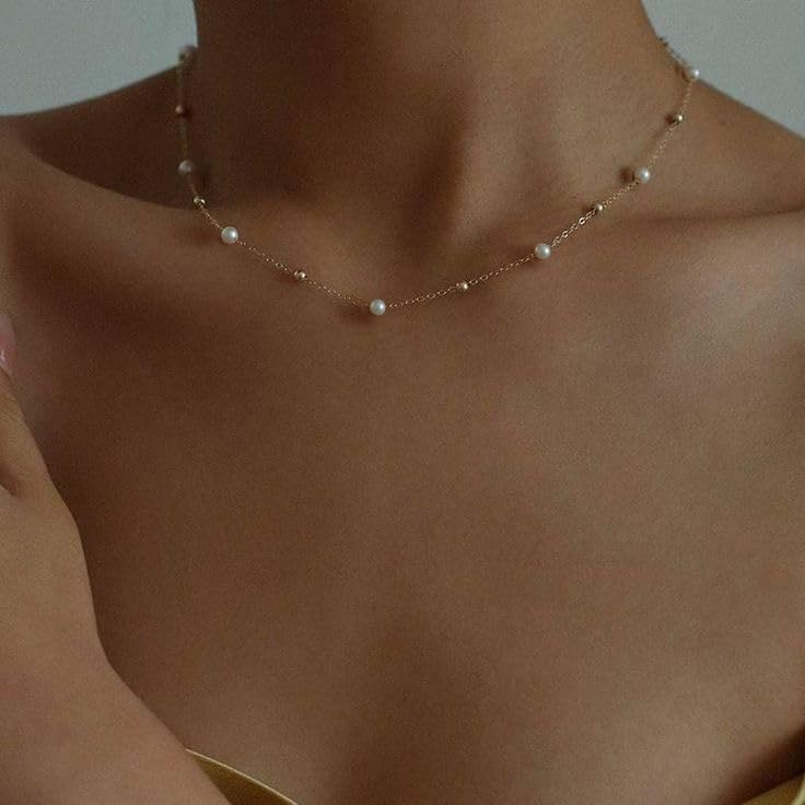 Gold Pearl Necklaces for Women: Dainty Pearl Pendant Necklace Simple 18K Gold Plated Pearl Choker Necklaces Trendy Pearl Jewelry for Women3