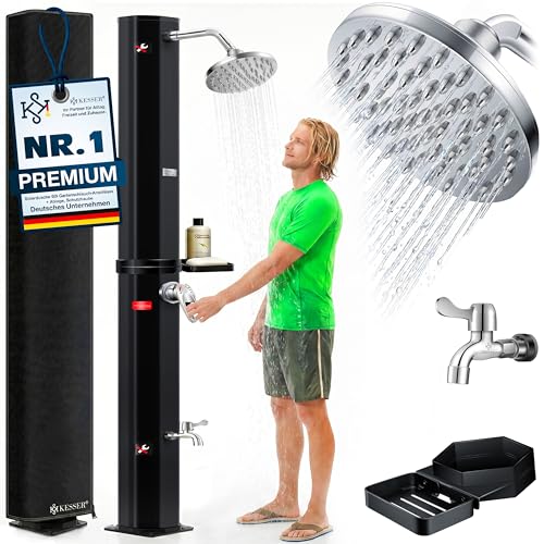 KESSER Solardusche 60L Gartendusche Solar Dusche für Garten & Pool mit warmem Wasser Pooldusche ohne Strom Regenduschkopf & Wasserhahn mit Gartenschlauch-Anschluss + Ablage Schutzhaube