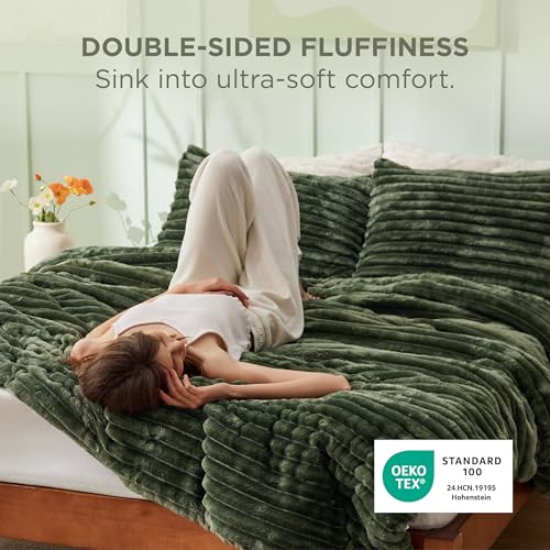 Image of Bedsure Full Fluffy Comforter Set - GentleSoft 3 Pieces Luxury Fleece Olive Green Bedding, Cozy Room Decor Aesthetic, 1 Full Bed Comforter (82 inchx86 inch) and 2 Pillowcases (20 inchx26 inch)