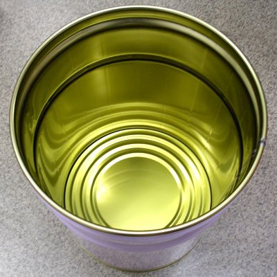 Amazon Co Jp ペール缶 Un仕様 20l鉄製 内面金ニス塗装 オープン 蓋 外レバーバンド付 ホーム キッチン