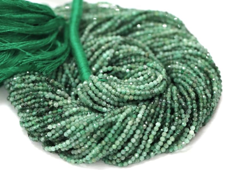 Perles vert émeraude naturelle pour fabrication de bijoux collier et bracelet