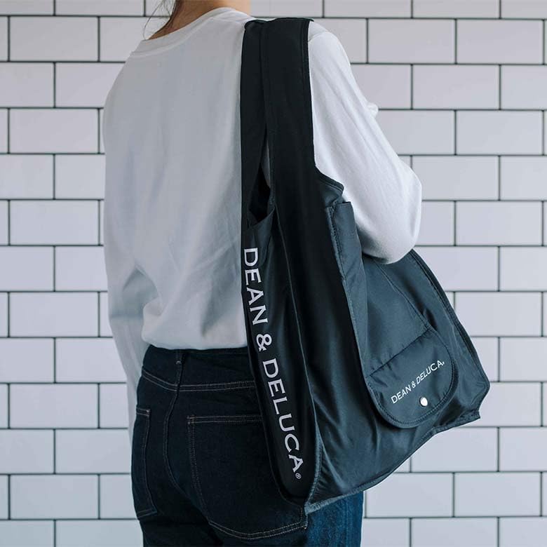 [ディーンアンドデルーカ] ショッピングバッグ ブラック エコバッグ 折りたたみ 軽量 コンパクト レジ袋 マイバッグ 43×37×14㎝