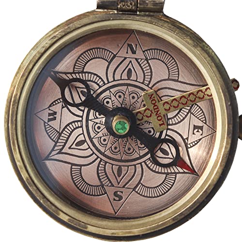 Brújula grabada de latón con cadena y funda de cuero miniatura 5