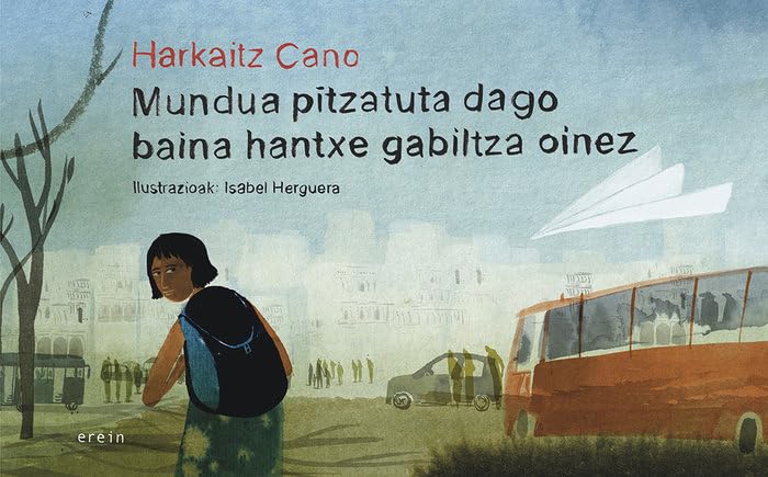 Portada de Mundua pitzatuta dago baina hantxe gabiltza oinez