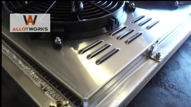 ALLOYWORKS 4 Row Core Aluminum Radiator For 1967-1972 Chevy C/K