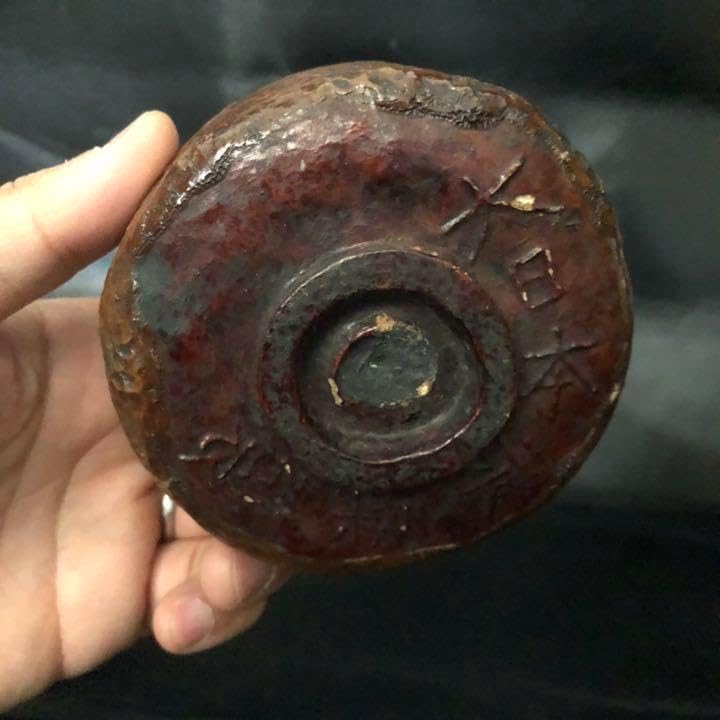 珍品◆蔵からかなり古い珍しい抹茶茶碗が出てきた。和紙に漆塗りの抹茶茶碗だと思う 珍品蔵からかなり古い珍しい抹茶茶碗が出てきた。和紙に漆塗り