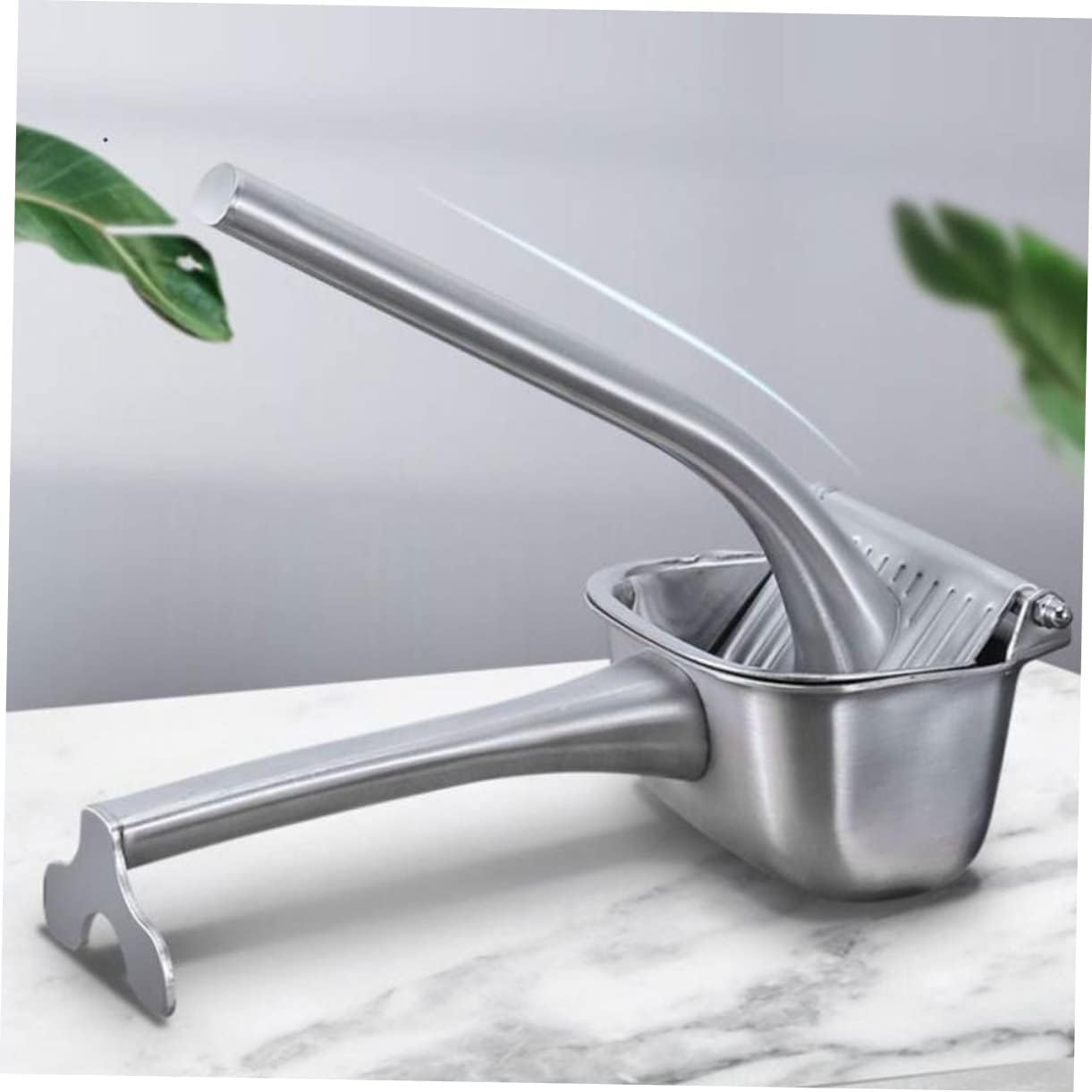 Ergonomic Handle Multi-fruit Squeezing Manual Citrus Squeezer Stainless Steel Juicer Compact Design Random Style