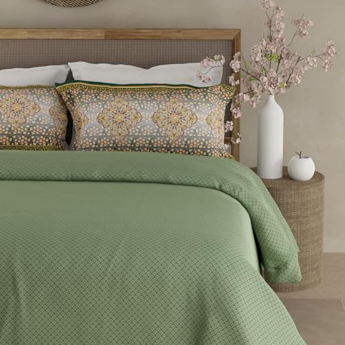 Image of BOUTIQUE LIVING Heritage Walk 100% Egyptian Cotton 200 TC Green Ethnic Print King Bedsheet with 2 Pillow Covers