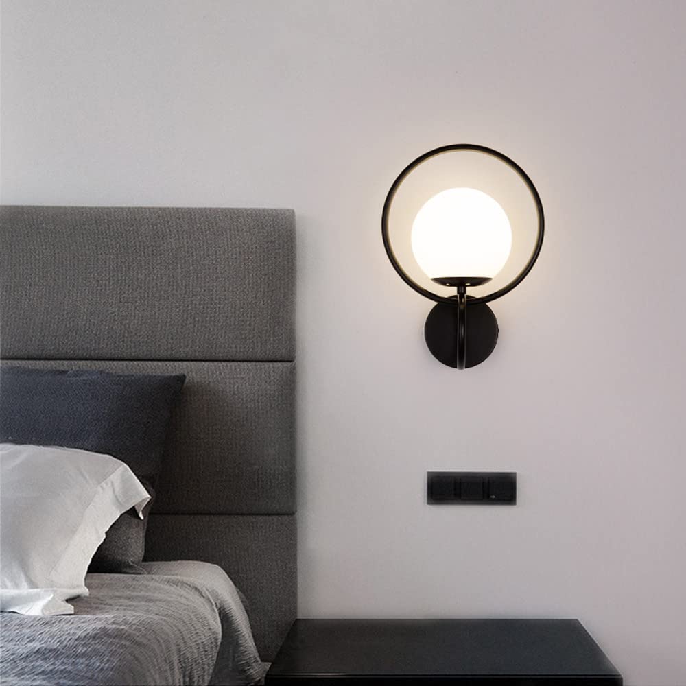 Nowoczesna lampa ścienna do wnętrz geometryczna szklana kula świetlna do wnętrz idealna do przedpokoju kuchni sypialnia stolik nocny E27