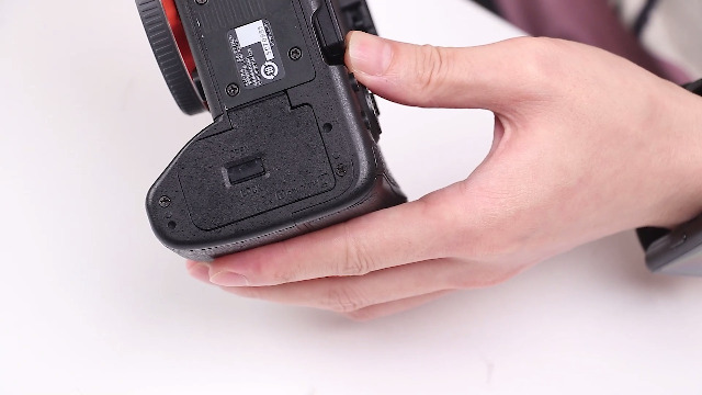 FOTGA Battery Door Cover For Sony A7M4 A7R4 A7SIII FX3 Cameras - Replacement Lid With Cable Port For NP-FZ100