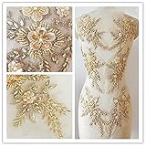 Diese schönen floralen Aufnäher basieren auf Tüllstoff, 3D-Blume auf der Oberseite, jede Blume hat eine Strass-Perlen in der Mitte. Es glänzt wie Kristall. Es sind schöne Strass-Applikationen zum Aufnähen.