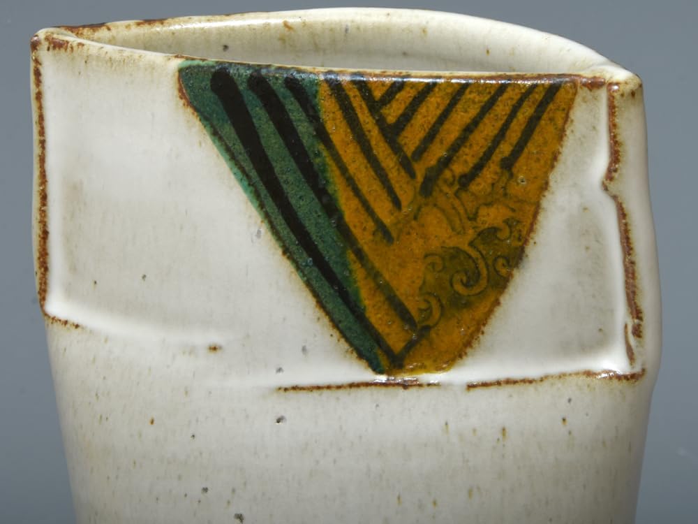 澳門恆暉製造 春駒図赤絵花瓶 マカオ J0316D 赤絵細描菱文盃