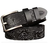 (Estilo urbano) Liderando la tendencia de la moda que todos necesitan vivir una vida elegante, hacer de la vida más de buen gusto y diferente, y esto puede comenzar con un cinturón.