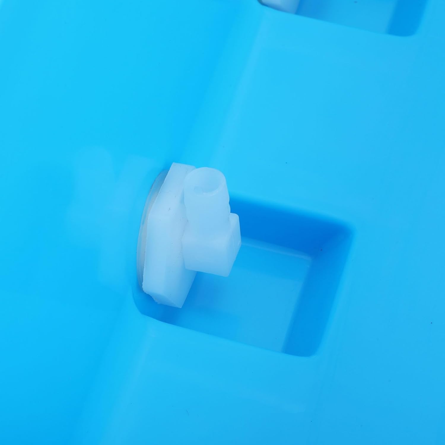 Heavy Duty Multi Animal Feeding Bottle with 5 Teats for Lamb Pigs Foals Hanging Design Farm Livestock Accessory Anti Fall Livestock Drinking Equipment