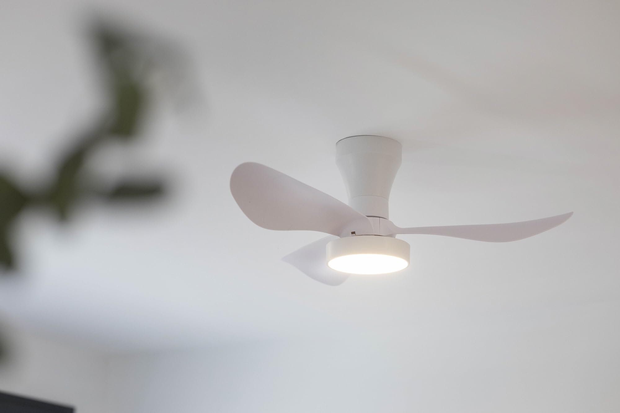 DUPI Ventilador de Techo PRO AIR | Motor DC Silencioso | 6 Velocidades | Luz LED Dimmable 3000–6000K | Mando con Temporizador | Ø 80 cm | Blanco