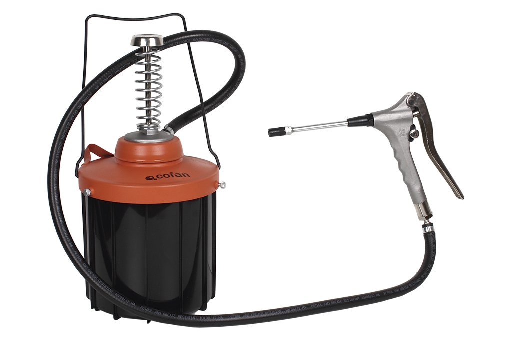 Cofan Bomba de pie | Con capacidad para 5 kg de grasa | Fabricada en aluminio con cubeta muy ligera en material plástico | Gran resistencia a los golpes