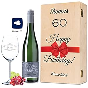 Leonardo Weinglas mit Name – Happy Birthday 60 Jahre – inkl. bedruckter Holzkiste & Riesling Tandem Weinflasche…