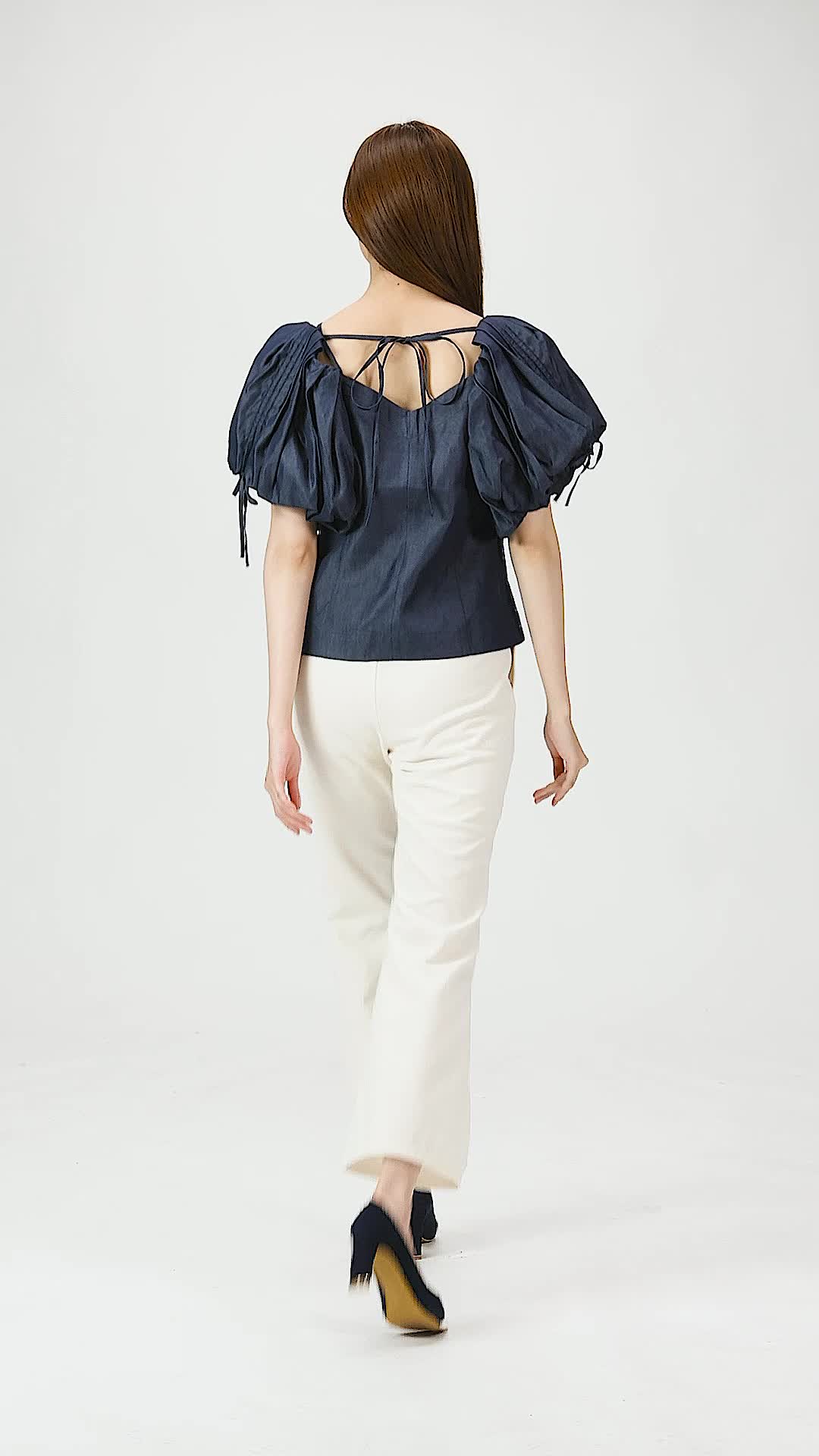 〔SNIDEL〕Sustainable 2WAYパフスリブラウス SNIDEL（スナイデル）の「Sustainable 2WAYパフスリブラウス（シャツ