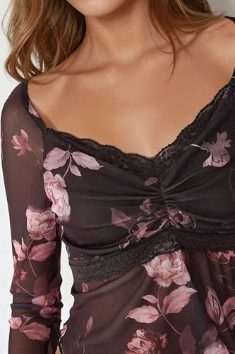 Slim Fit V-Neck Floral Blouse4