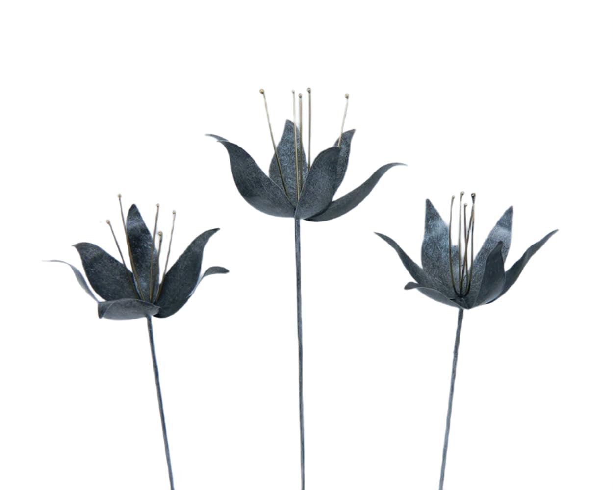 Thai Gifts Antique Silver Set Of 3 Handcrafted Metal Lily Flowers - Silver, 100Cm Tall Unique Garden Stakes For Pots & Borders - Durable, Handcrafted Outdoor Decorations - Fairly Traded Garden Art
