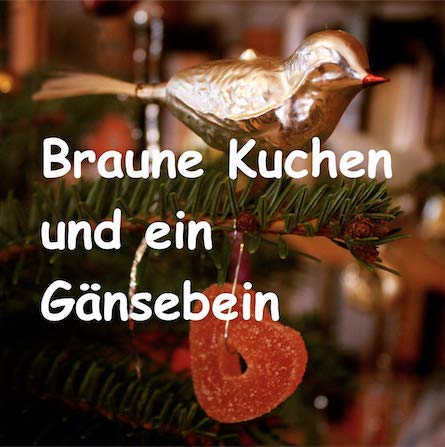 Braune Kuchen und ein G&auml;nsebein