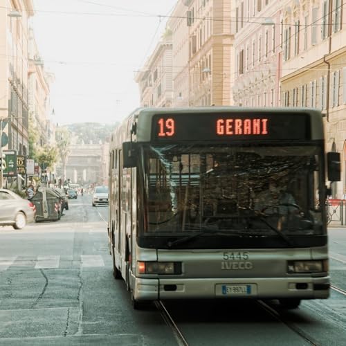 #398 Bus pi&ugrave; cari per i turisti, ancora incidenti mortali, leggi anti abortiste e altre storie di Roma copertina
