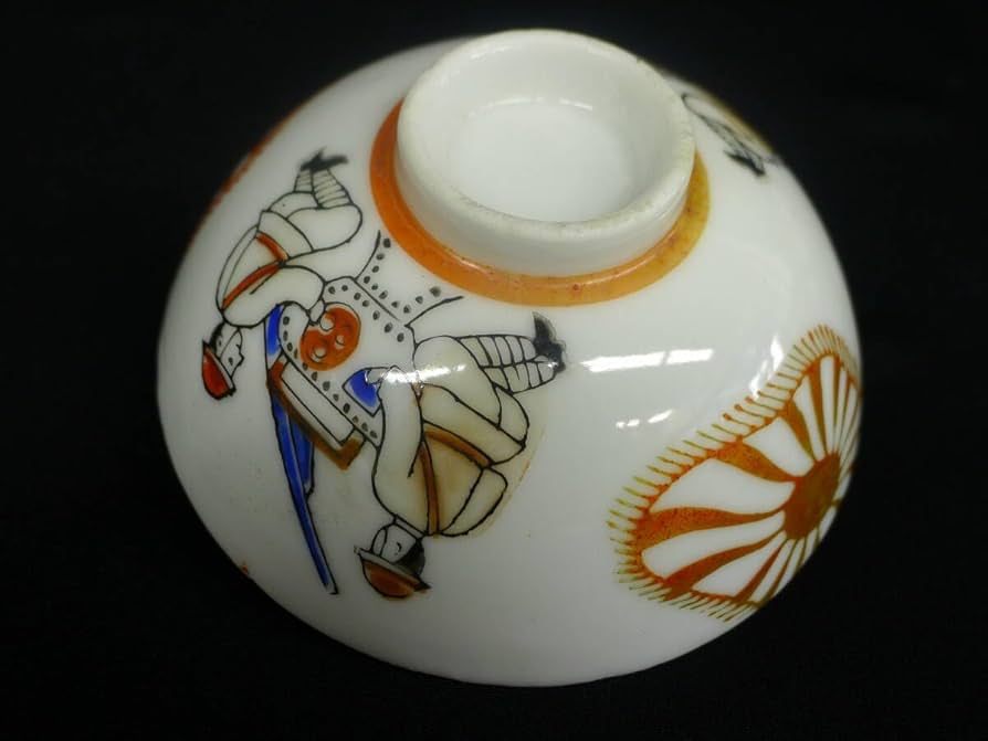 日中戦争 『旧日本陸軍兵隊絵柄 子供茶碗 日章旗』陶器 日中戦争 『旧日本陸軍兵隊絵柄 子供茶碗 日章旗』陶器