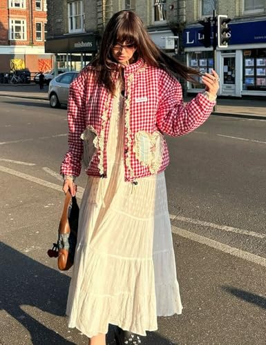 Wyeysyt Women's Cropped Puffer Jacket Winter Gingham Snap Plaid Short Padded Coats with Pockets3