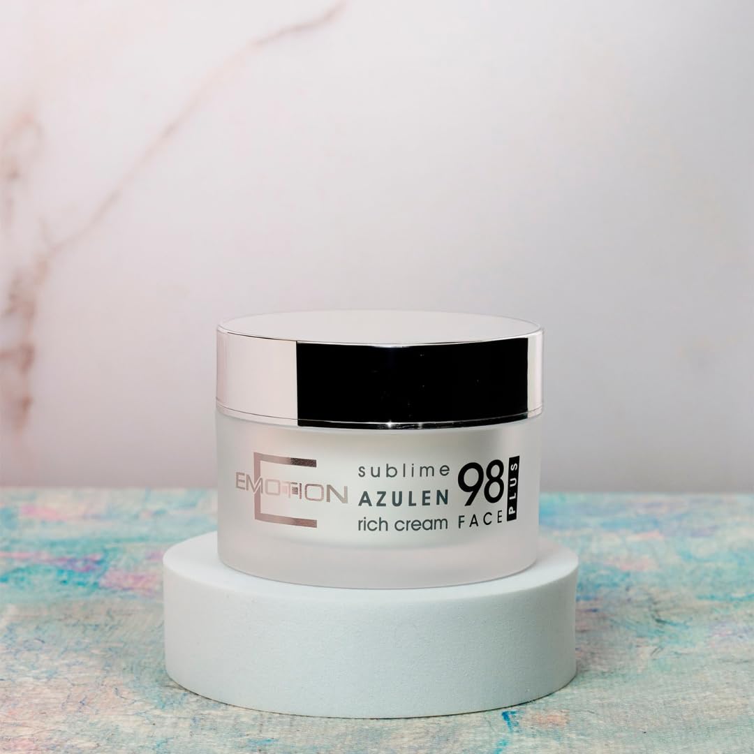 AZULEN crema viso NOTTE- RICH CREAM per pelli delicate o con tendenza ad arrossarsi e a seccarsi.Formato 50 ml. Formula biologica. Con Azulene