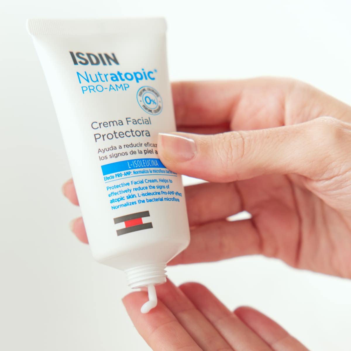 ISDIN Nutratopic Pro-AMP Crema Facial, Crema Facial Protectora, Ayuda a Mejorar los Signos de la Piel Atópica