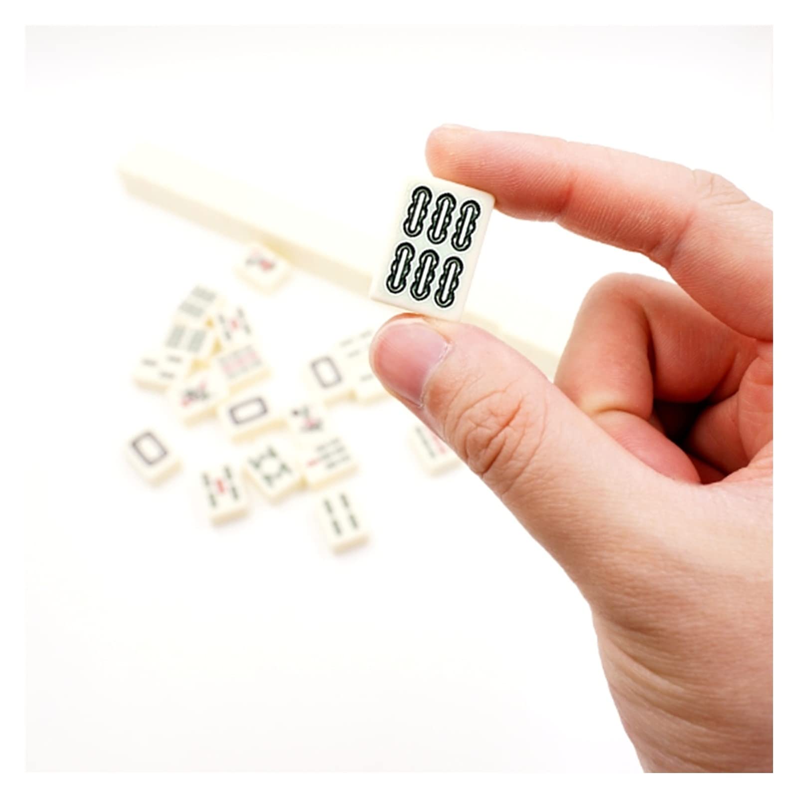 Mini Mahjong przenośna podróżna gra planszowa ze składanym stołem chiński zestaw do mahjong mały rozmiar Mahjiang płytki gra karciana (Color : White)
