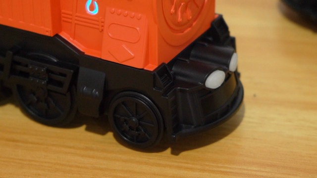Difusor aromático eléctrico en forma de tren naranja miniatura 7