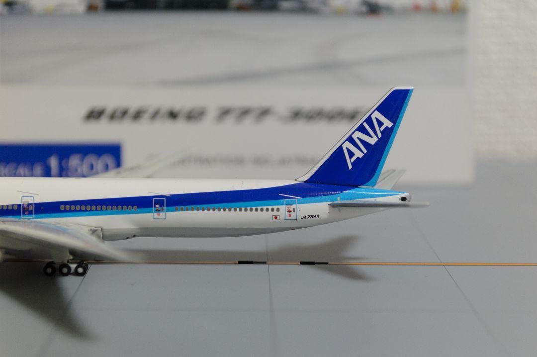 Amazon.co.jp: 全日空商事 ANA B777-300ER 1500 全日空 : おもちゃ
