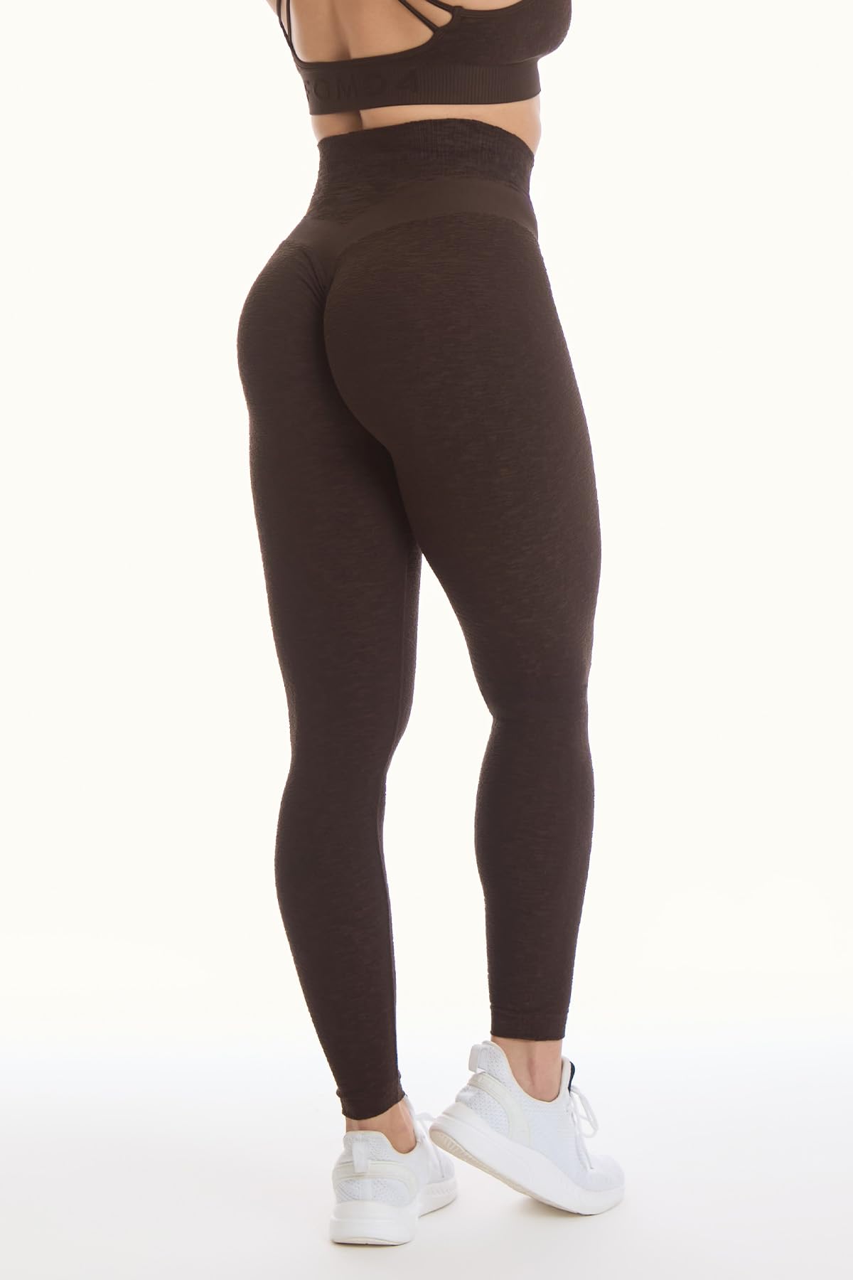 FGM04 Leggings Push Up Materia con Tecnologia F.I.R. | Fascione alto 12 cm, retro arricciato, texture tridimensionale, finitura velluto e 100% Made in Italy.