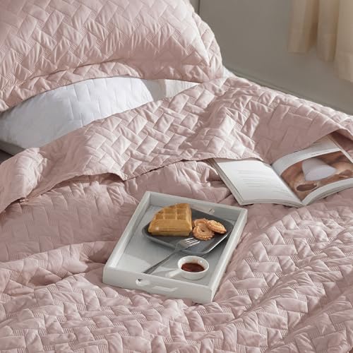 Image of Bedsure Quilts Queen Size - Lightweight Bedspreads Queen Size with Basket Weave Pattern, Soft Quilt Bedding Set, Dusty Rose Comforter Set Coverlet for All Seasons with 2 Pillow Shams (90 inch x 96 inch)