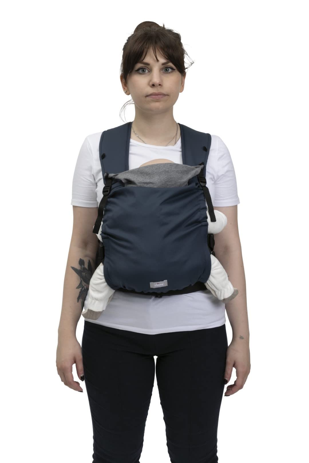 Chicco Skin Fit, Mochila Porta Bebé Ergonómica, Mochila Porteo Infantes de 0 Meses a 9 kg, Ajustable, Marsupio Infantes, Seguro para la Cadera del Bebé, Tirantes Cruzados y Acolchados, Capota, Azul