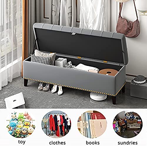 Repose-pieds de rangement bleu pour optimiser le salon