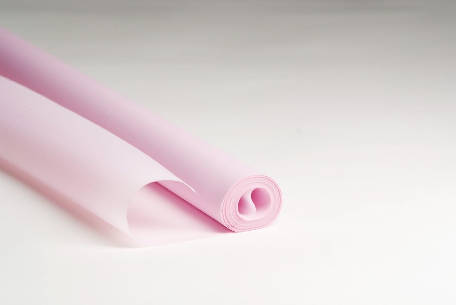 Cellophane Wrap Hamper Florist Film - 800mm Wide x 10m Long - 1 Roll - Pink | Wrapping Paper & Gift Wrap for Bouquets, Baskets & Hampers – Supplied On a Roll With No Cardboard Core