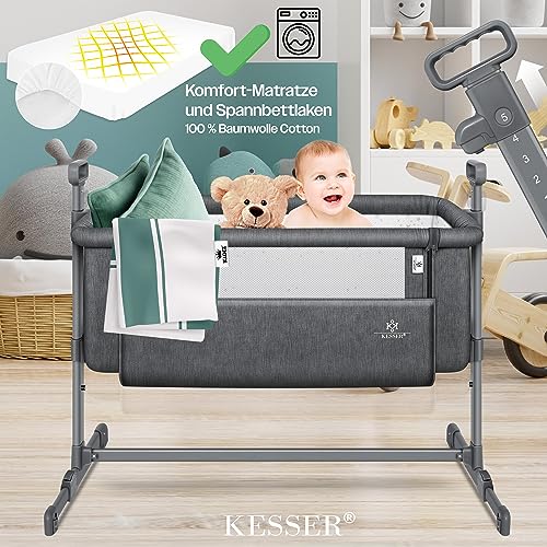 KESSER® Zustellbett Hubi 3in1 Baby Beistellbett Reisebett Babybett mit weich Matratze mit Rollen Kinderbett 5Fach Höhenverstellung Faltbare Seitenwand für Zuhause und Unterwegs + Spanngurt Dunkelgrau