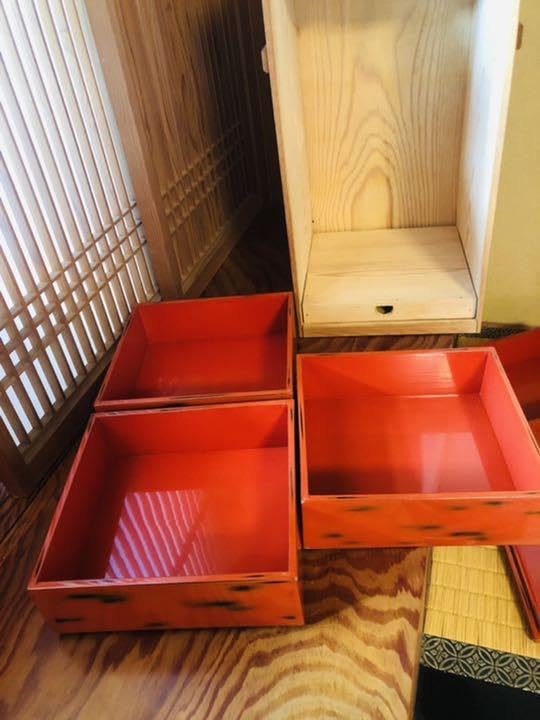 Amazon.co.jp: 根来塗 重箱 本堅地蝋色塗 五段 蔵出し : ホーム＆キッチン